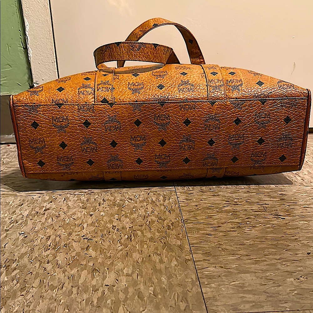 MCM Large Vintage Cognac Monogram Visetos Dome Tote👜 - Picture 8 of 16